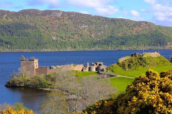 Urquhart Castle, Loch Ness (Picture courtesy of Pixabay)