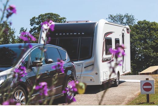 Setting up a caravan on a pitch