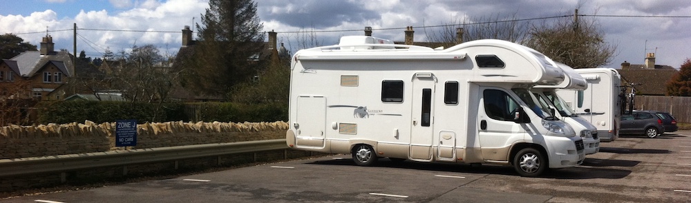 A noseweight towbar Motorhome dedicated parking in Bourton on the Water