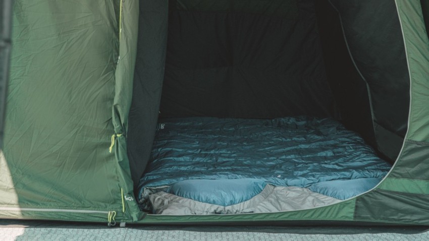 The bedroom inside the Yosemite lake