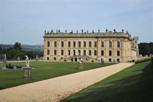 Chatsworth House (photo courtesy of Memory Catcher/Pixabay) Chatsworth House (photo courtesy of Memory Catcher/Pixabay)