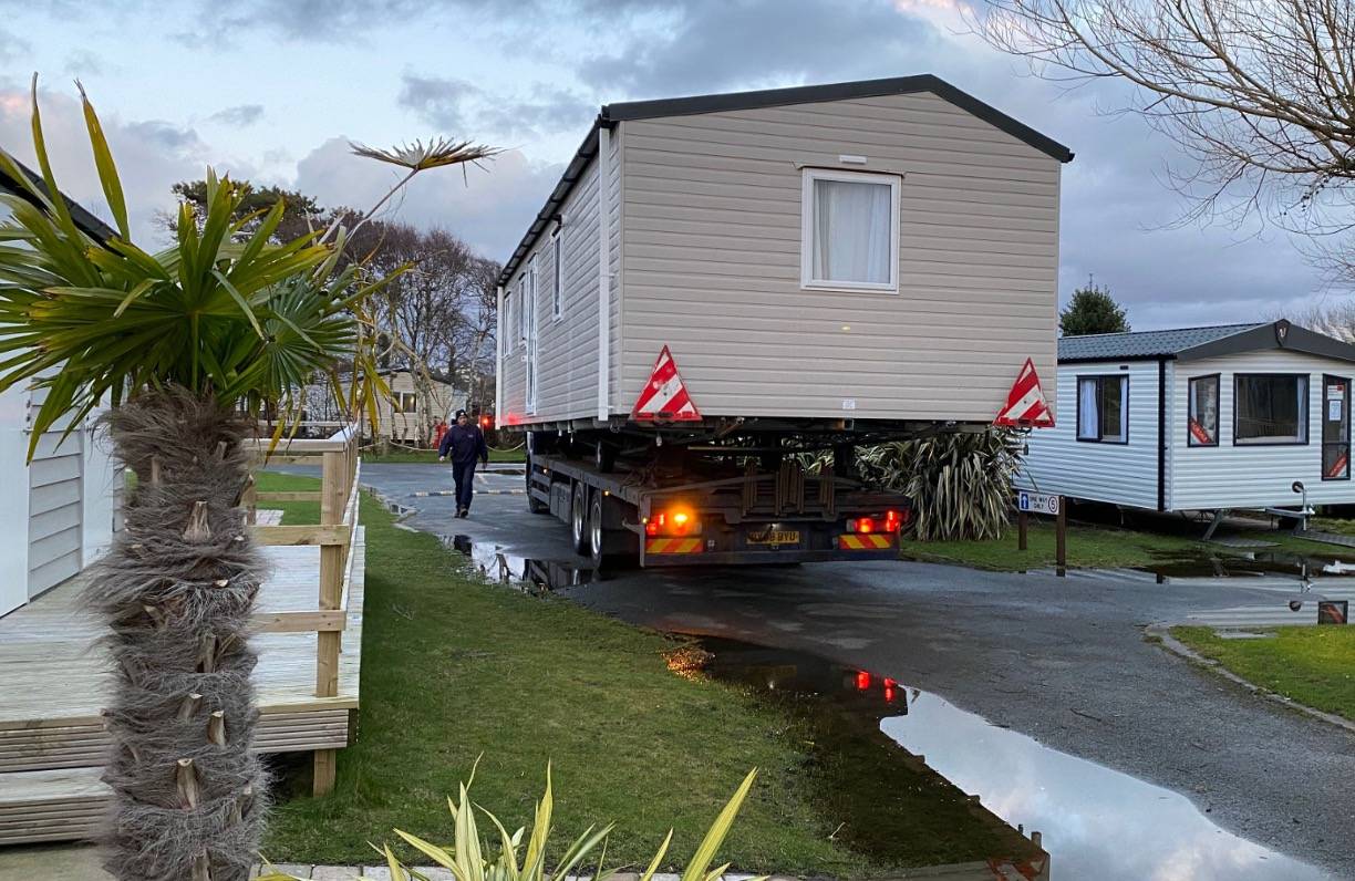 Transporting a holiday home Transporting a holiday home