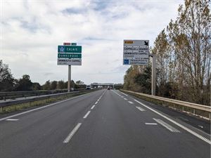 Driving on a French motorway (photo by Iain Duff) Driving on a French motorway (photo by Iain Duff)