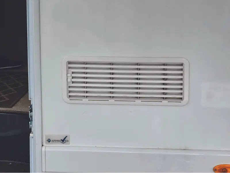 Good ventilation helps your fridge’s lifespan Good ventilation helps your fridge’s lifespan