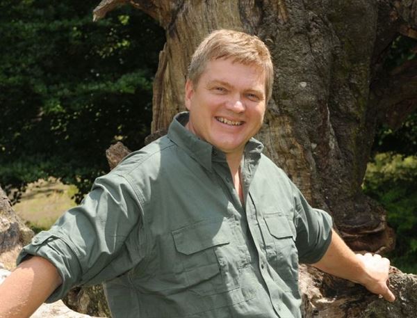 Bushcraft expert Ray Mears axed from camping show Bushcraft expert Ray Mears axed from camping show