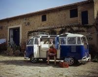 Jamie Oliver with his camper Jamie Oliver with his camper