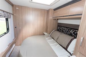 The transverse bed in the Coachman Laser 675