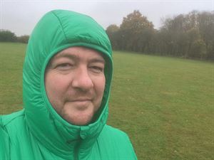 Snug fitting elasticated hood Snug fitting elasticated hood