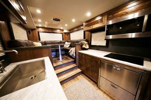 EarthRoamer XV-HD rear lounge 2