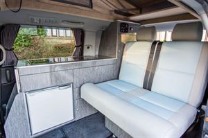 The bed as a rear bench seat