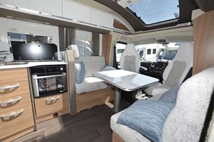 Coral Plus 670DC front lounge