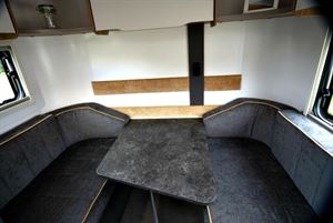 Bailey Discovery D4-3 second lounge