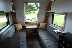 Discovery D4-2 lounge space