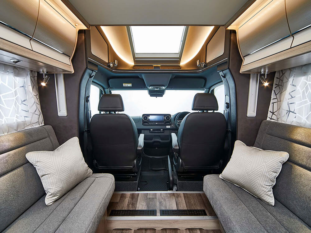 Inside the Travel Master 565 Inside the Travel Master 565