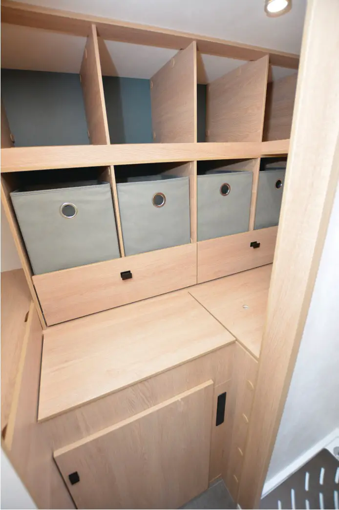 The storage inside the Atlas A696G