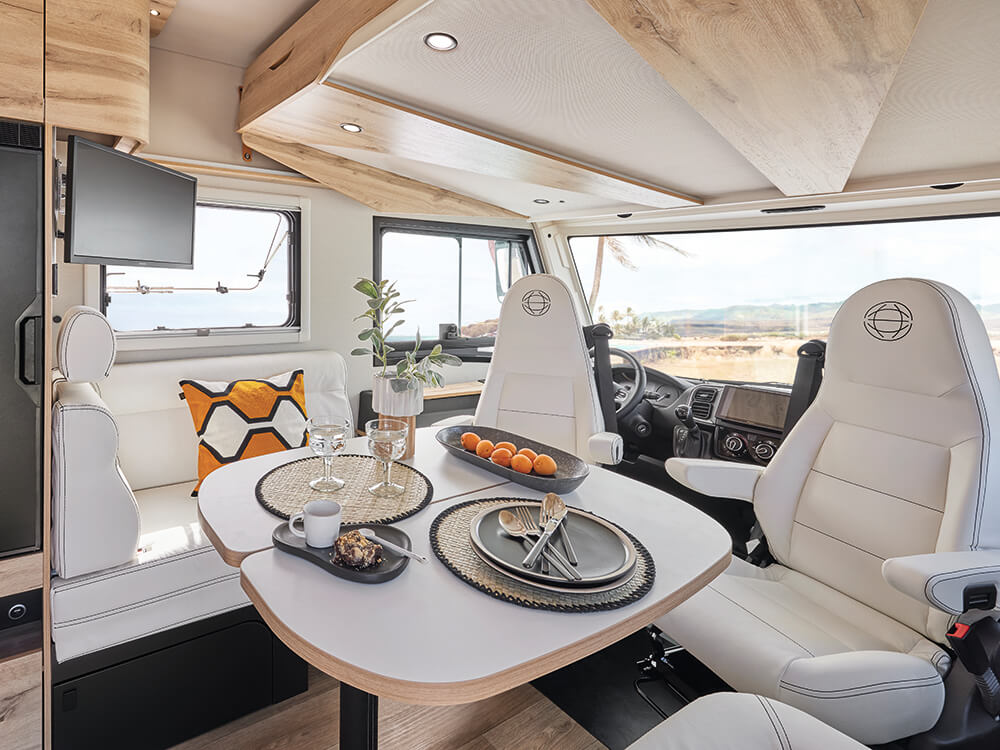 The kitchen inside the Eterna LV7.0 GJF