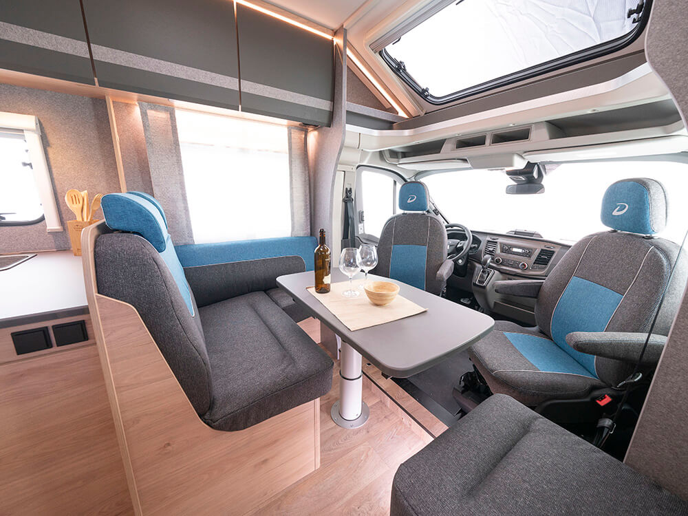 The interior of the T 6905