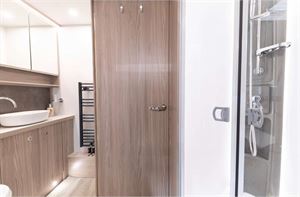 The washroom inside the Elddis Crusader Aurora (photo courtesy of Elddis)