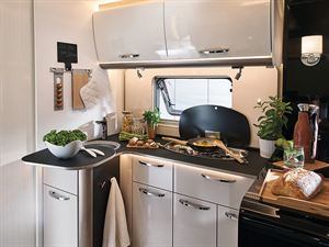 Bürstner Lyseo Gallery TD 689 Harmony Line kitchen (photo credit: Bürstner) Bürstner Lyseo Gallery TD 689 Harmony Line kitchen (photo credit: Bürstner)