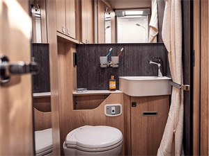 Hymer B-ML I 780 washroom (photo credit: Hymer) Hymer B-ML I 780 washroom (photo credit: Hymer)