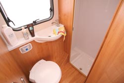 Tribute T-720 - washroom