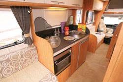 Tribute T-720 - kitchen