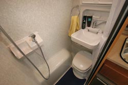 autocruise jazz champage - washroom