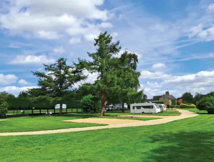 low-farm-park-campsite-image-1