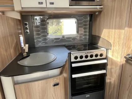 Swift Bolero 714SB Black Edition 2016