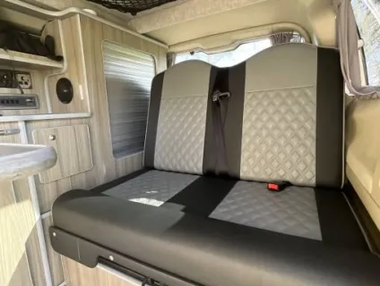 Nissan Elgrand  2005
