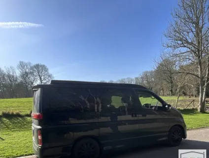 Nissan Elgrand  2005