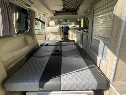 Nissan Elgrand  2005