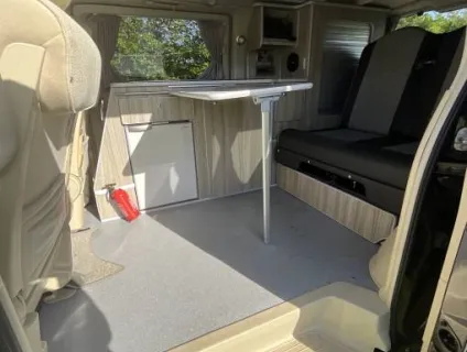 Nissan Elgrand  2005