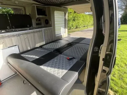 Nissan Elgrand  2005