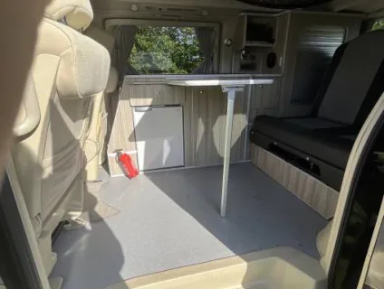 Nissan Elgrand  2005