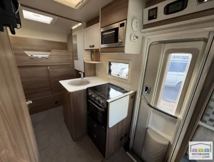 Swift Escape 695 2017