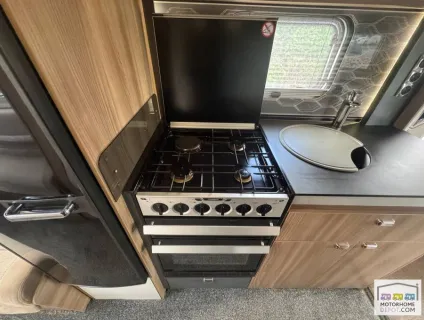 Swift Bessacarr  596 2018