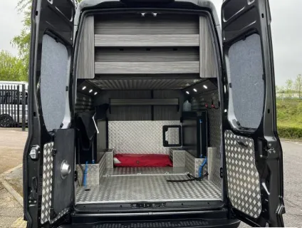 Iveco Daily Hi-Matic Race van 2023