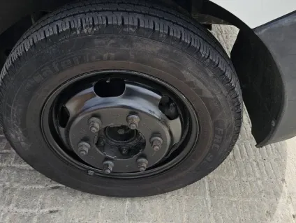 Nissan NV400   2013