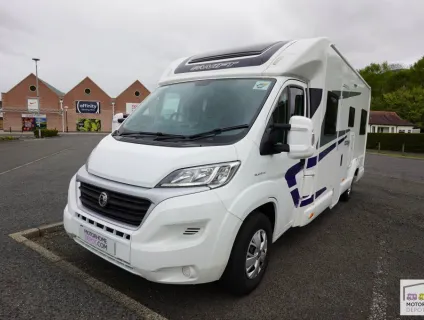 Swift Escape 674 2017