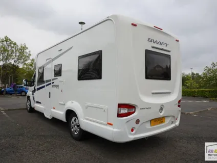Swift Escape 674 2017