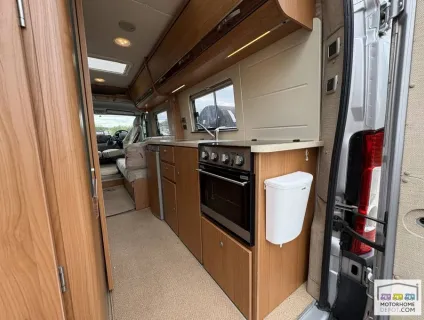 Autocruise Tempo  2011