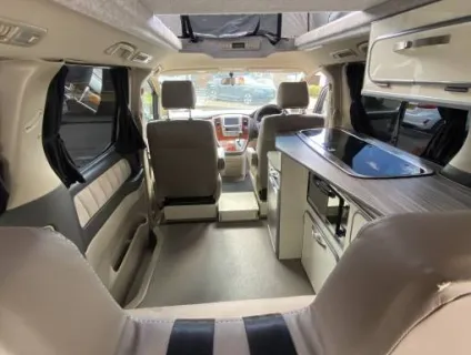 Toyota Alphard  2005