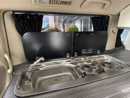 Toyota Alphard  2005