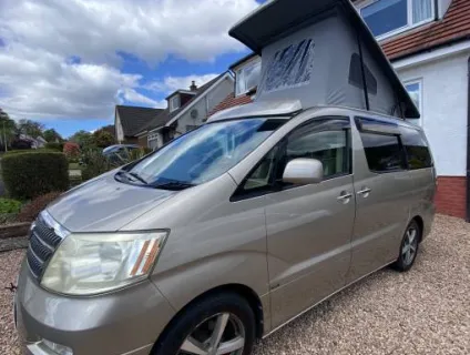 Toyota Alphard  2005