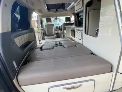 Toyota Alphard  2005