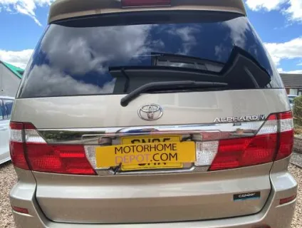 Toyota Alphard  2005