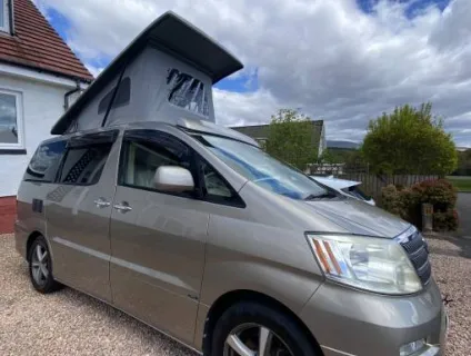 Toyota Alphard  2005
