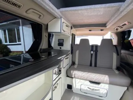 Toyota Alphard  2005