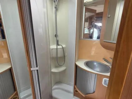 Adria Vision I647 SG 2010